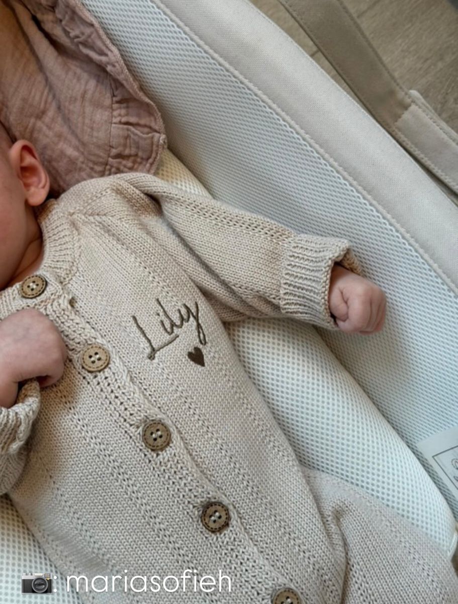 Tiny heldress - sand